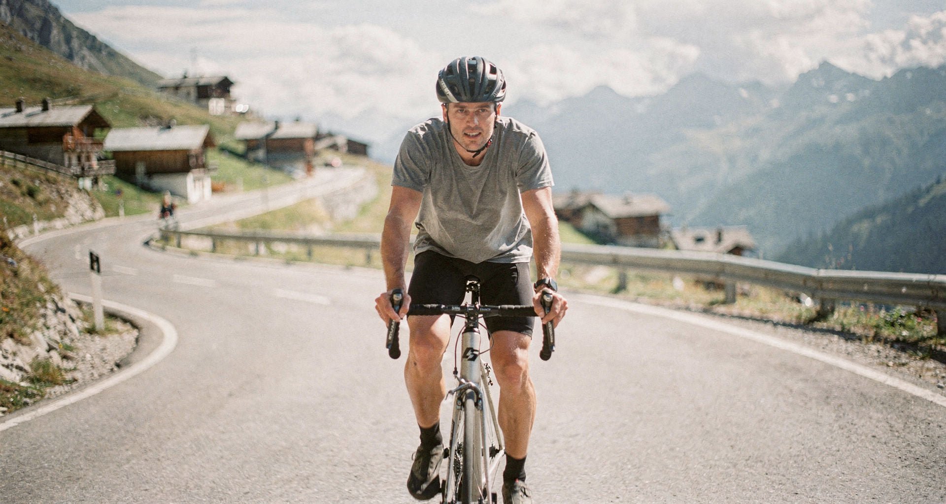 Rennradsattel 2026: bester Sattel für Rennrad und Triathlon - Alpensattel.de
